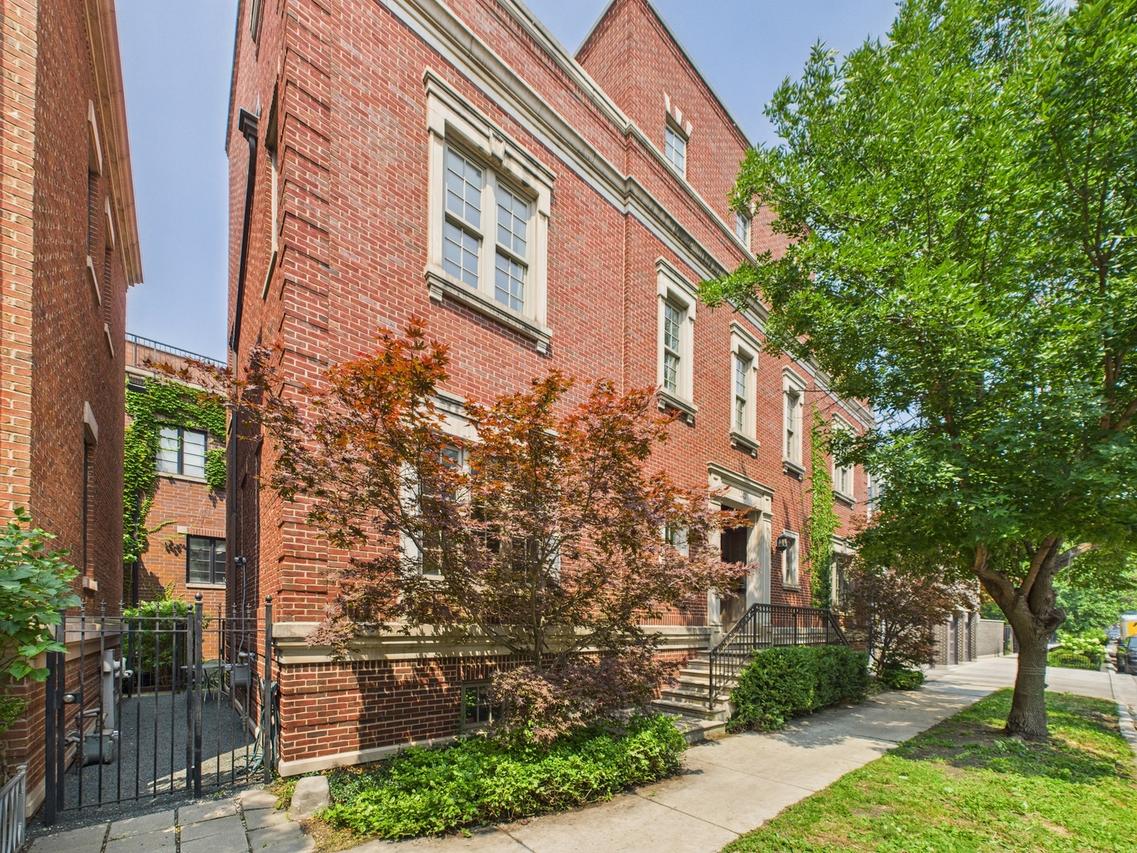 1242 W Dickens Ave., Chicago, IL 60614
