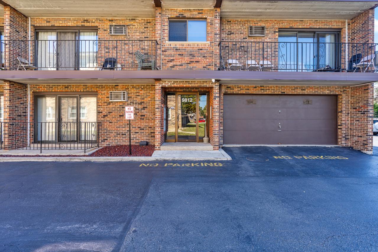 9812 S Nottingham Ave. #14, Chicago Ridge, IL 60415