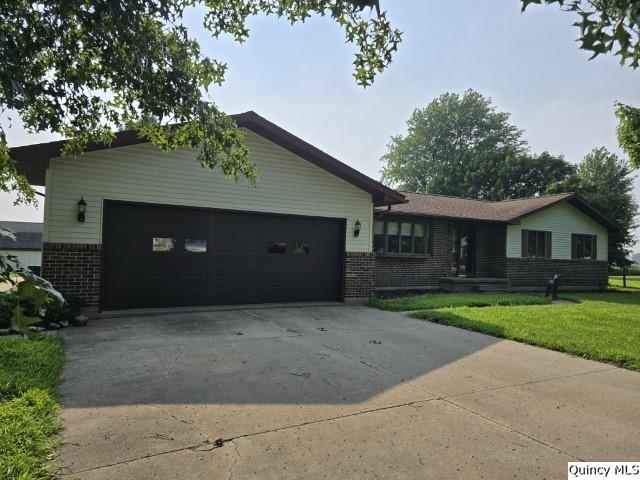 400 N 4th St., Carthage, IL 62321