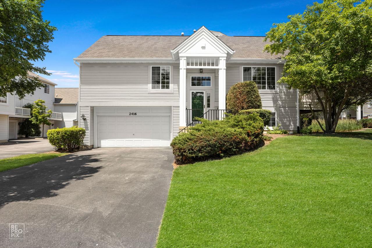 2416 Oakfield Dr., Aurora, IL 60503