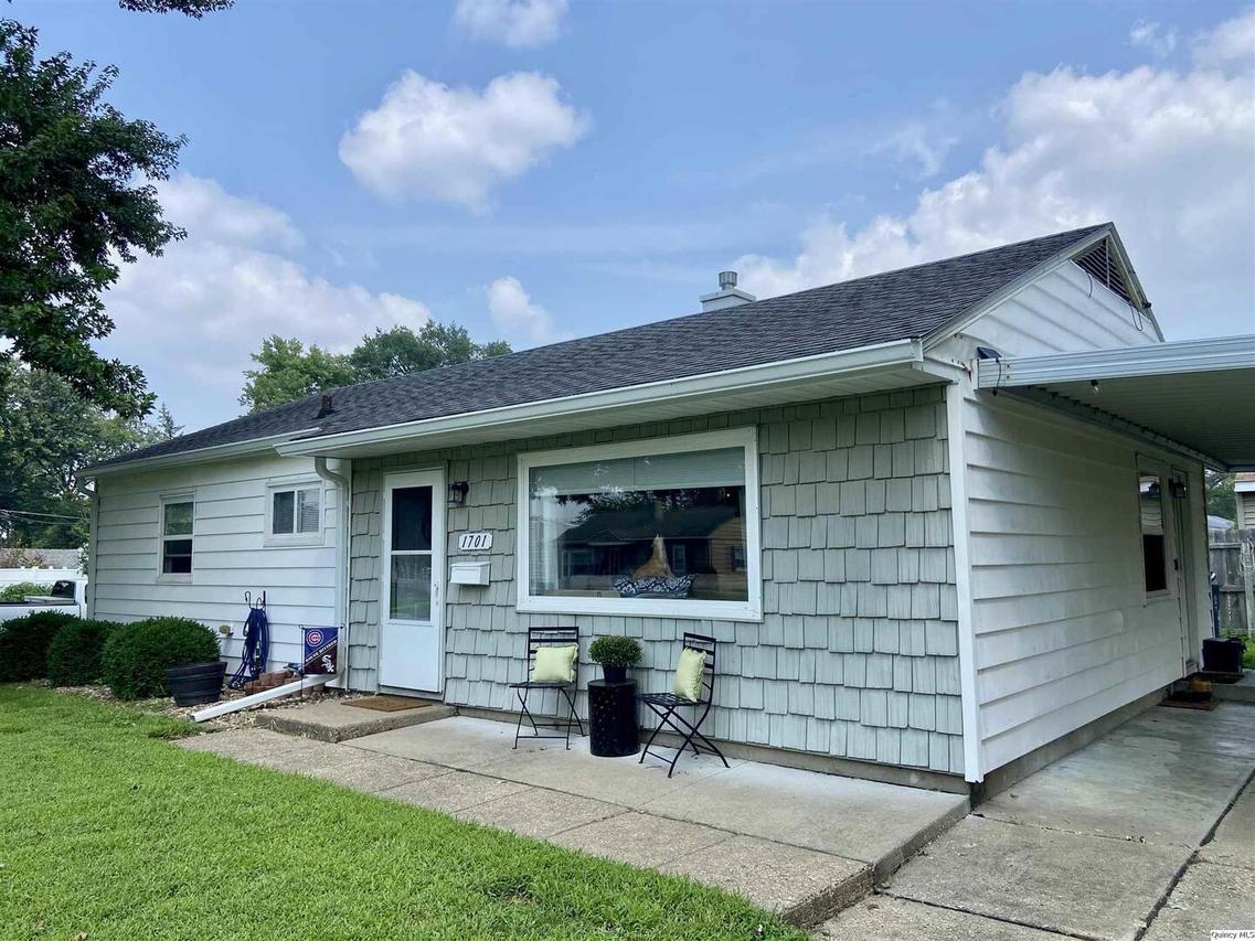 1701 W West Granview Dr., Quincy, IL 62301