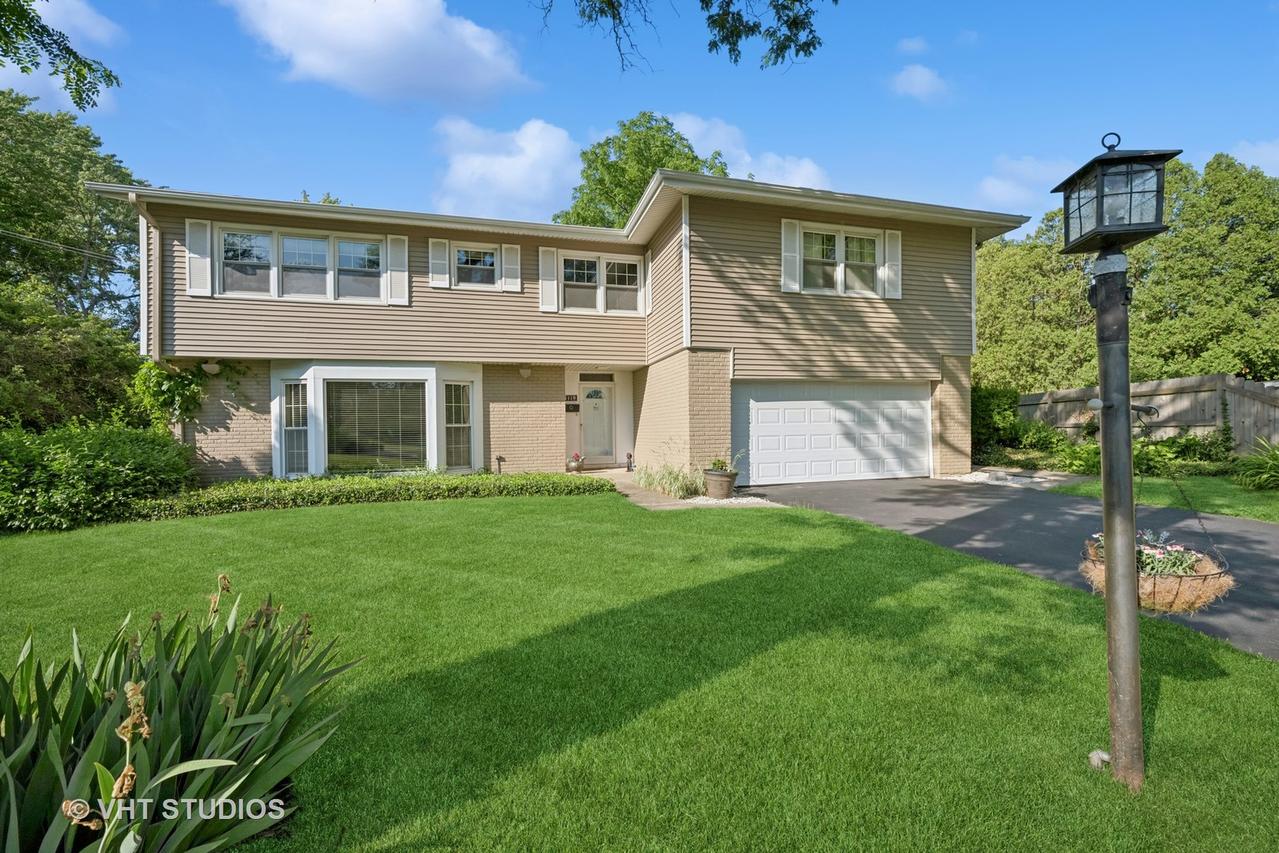 1119 Hampton Ct., Deerfield, IL 60015