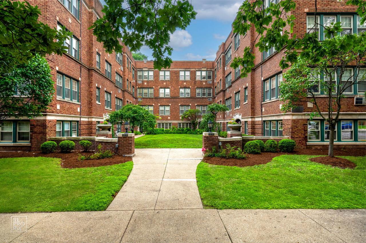 114 Lincoln Ave. #G, Riverside, IL 60546