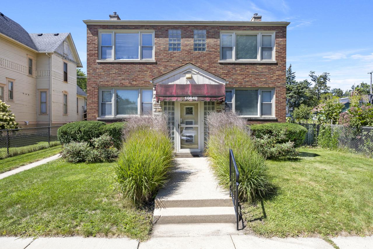 10640 S Walden Pkwy., Chicago, IL 60643