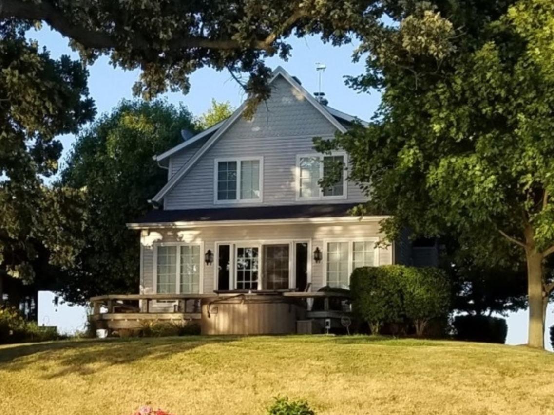 40752 N Grand Ave., Antioch, IL 60002