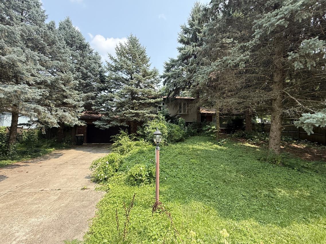 3S631 Lorraine Ave., Warrenville, IL 60555