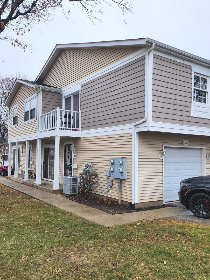 1307 Ely Ct., Wheeling, IL 60090