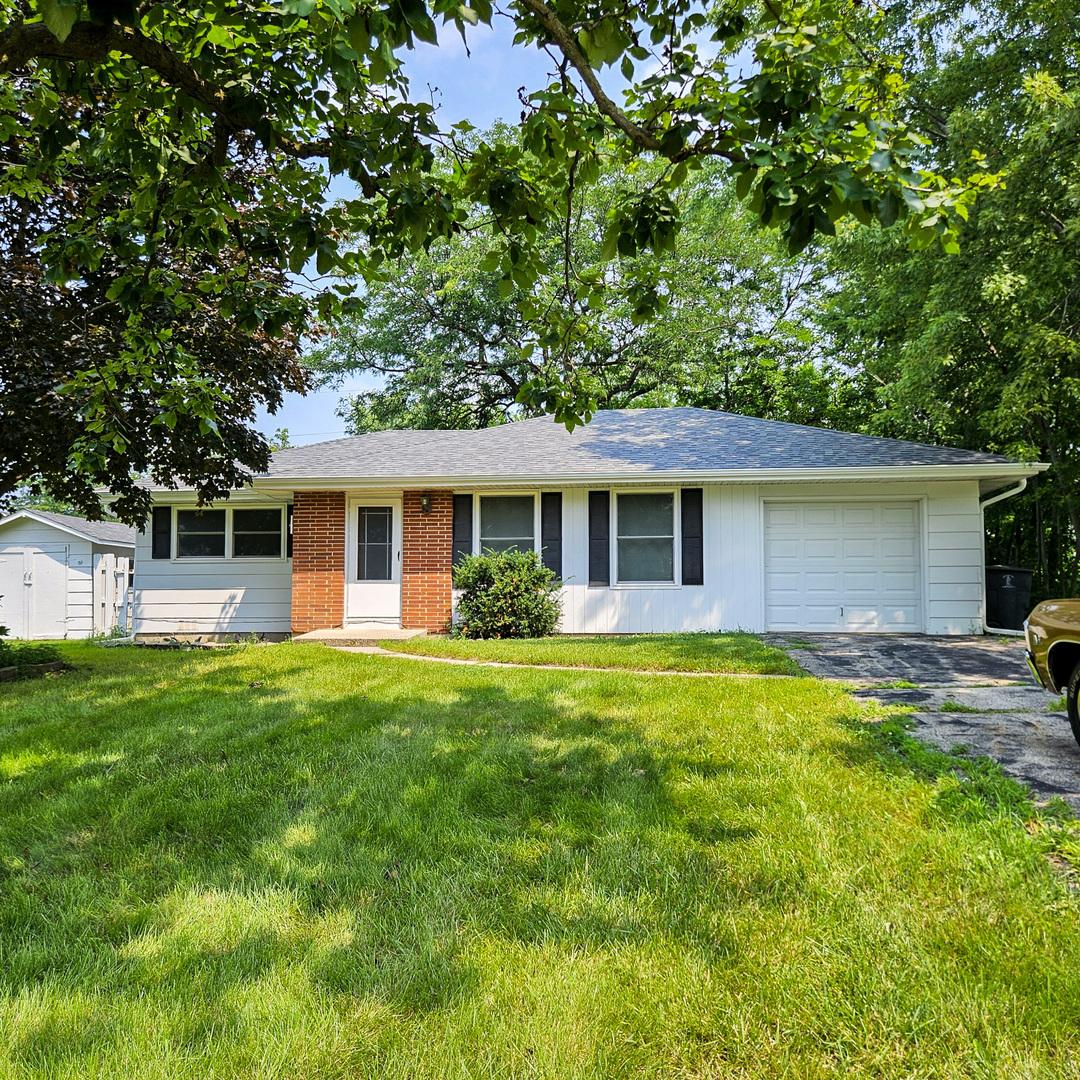 2308 E Sand Lake Rd., Lindenhurst, IL 60046