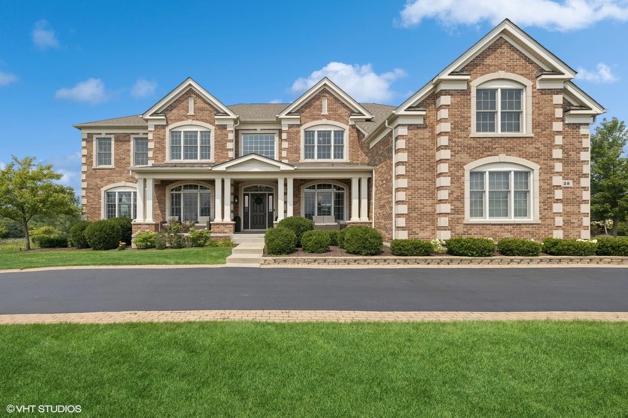 28 Shenandoah Cir., South Barrington, IL 60010