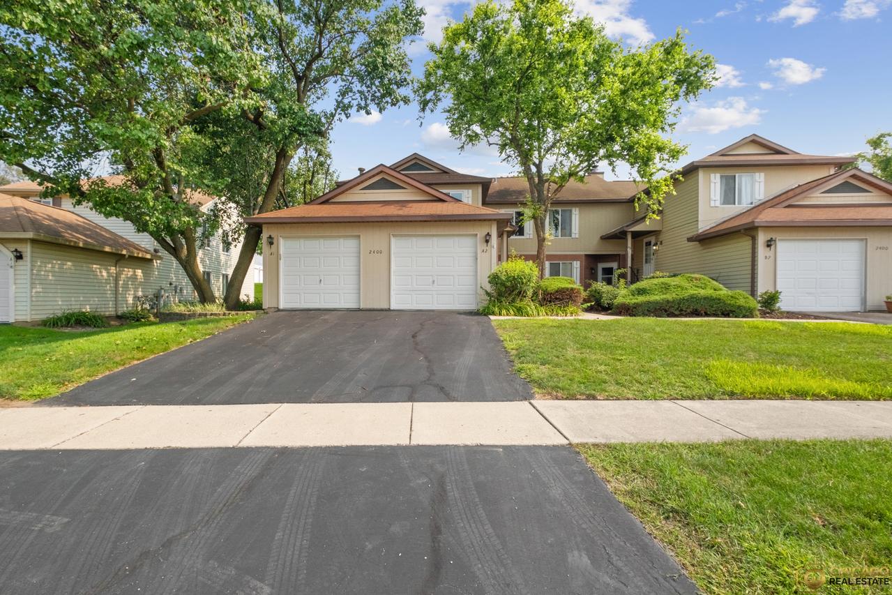 2400 Danbury Dr. #A2, Woodridge, IL 60517