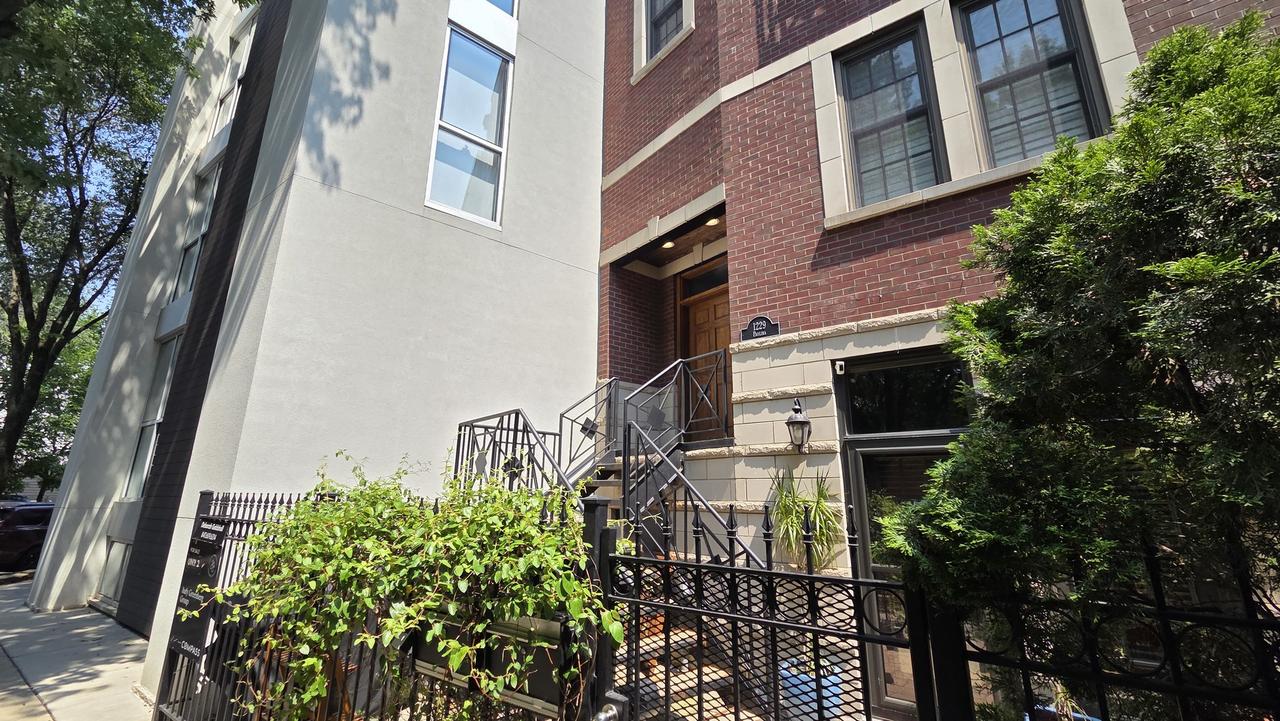 1229 N Paulina St. #2, Chicago, IL 60622