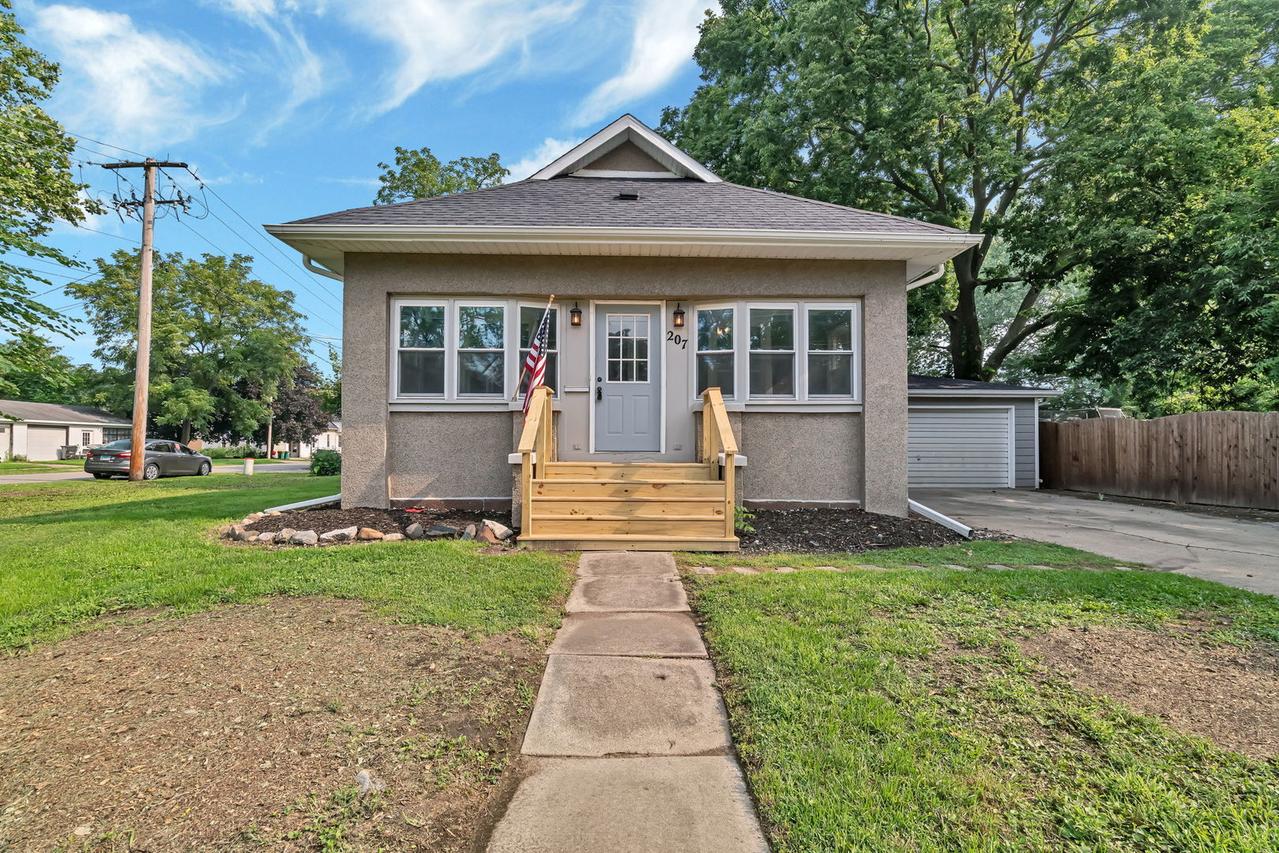 207 E Union St., Seneca, IL 61360