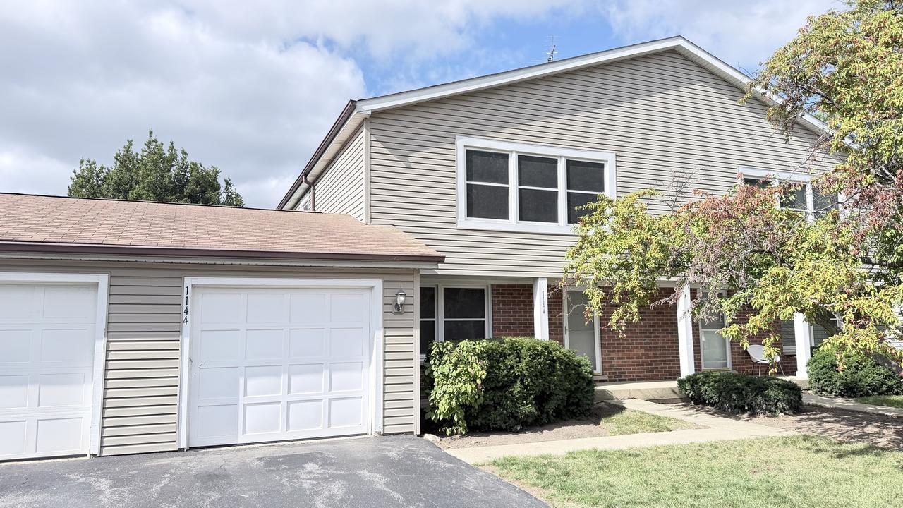 1144 Foxglove Ln., Palatine, IL 60074