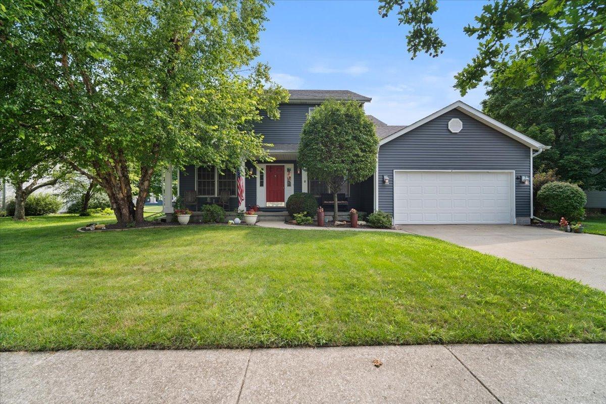 7 Swan Lake Rd., Bloomington, IL 61704
