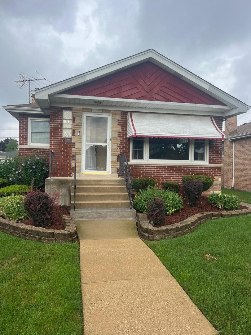 8613 S Kolin Ave., Chicago, IL 60652