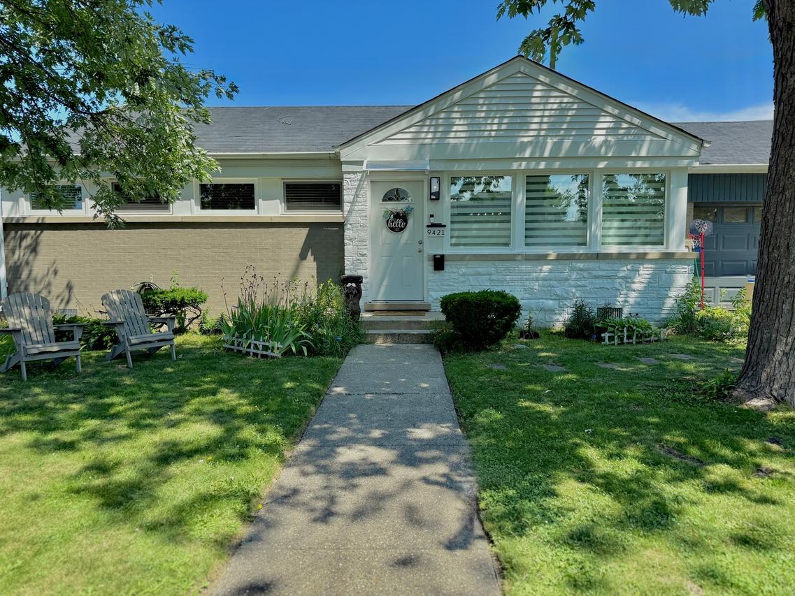 9421 Sayre Ave., Morton Grove, IL 60053