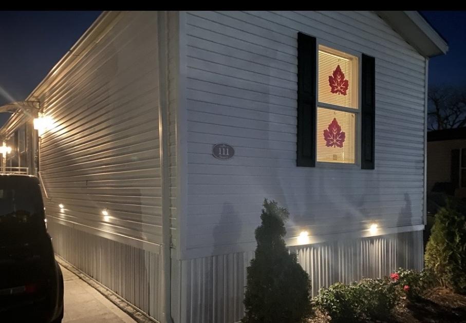 111 Daves Ct., Bartlett, IL 60103