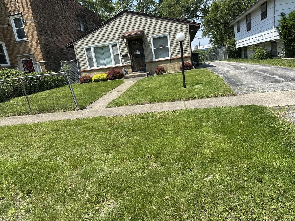 16628 Winchester Ave., Markham, IL 60428