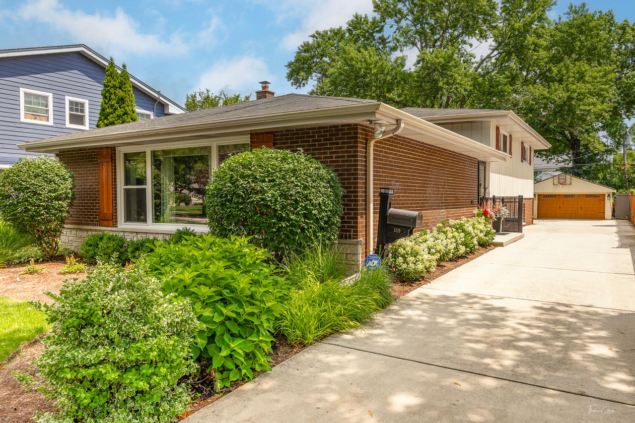 5329 Grand Ave., Western Springs, IL 60558