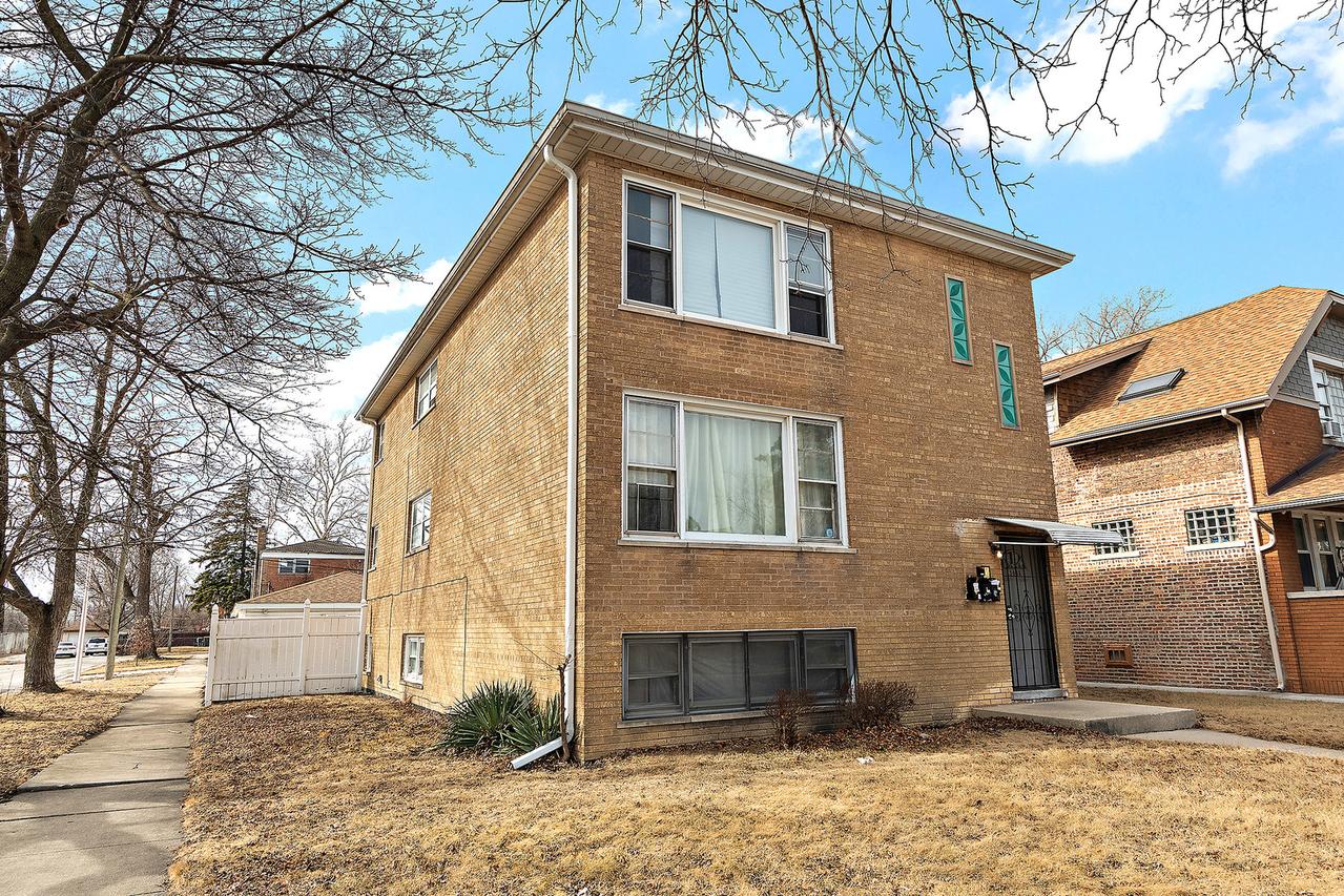 13946 S State St., Riverdale, IL 60827