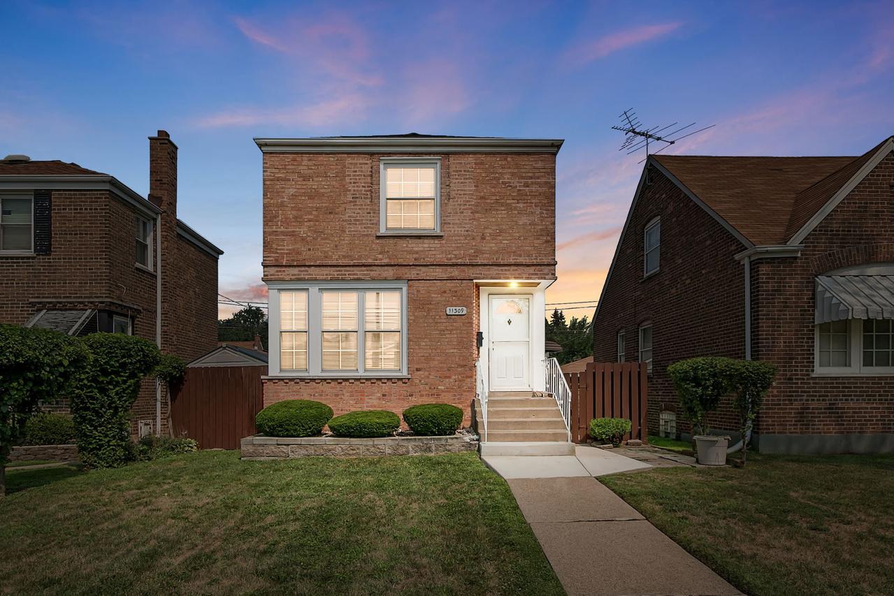 11309 S Ewing Ave., Chicago, IL 60617