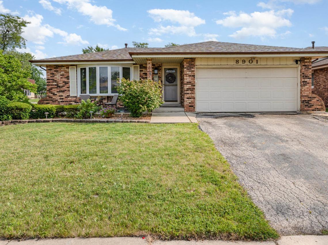 8901 Leslie Dr., Orland Hills, IL 60487