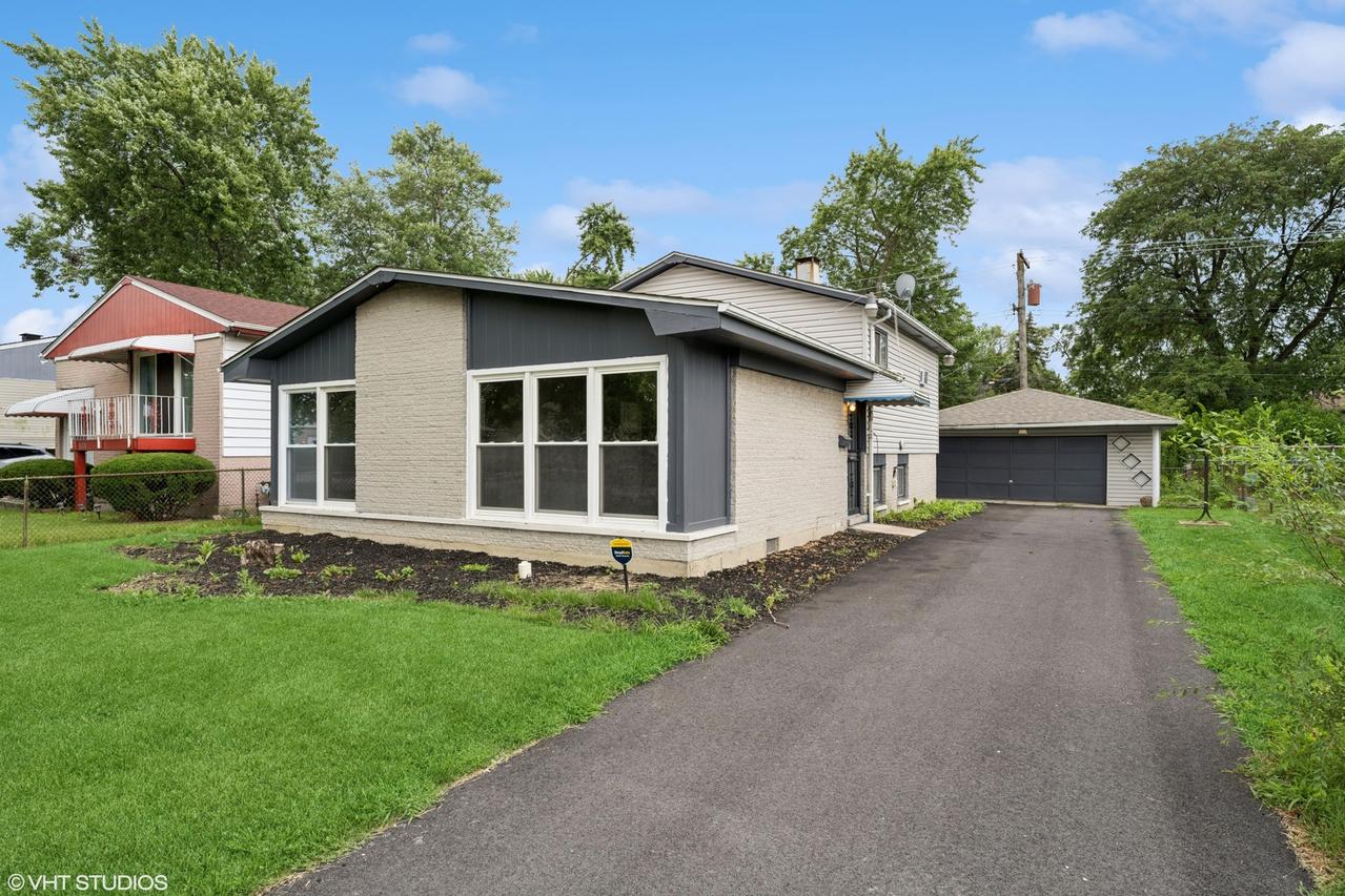 16122 Ashland Ave., Markham, IL 60428
