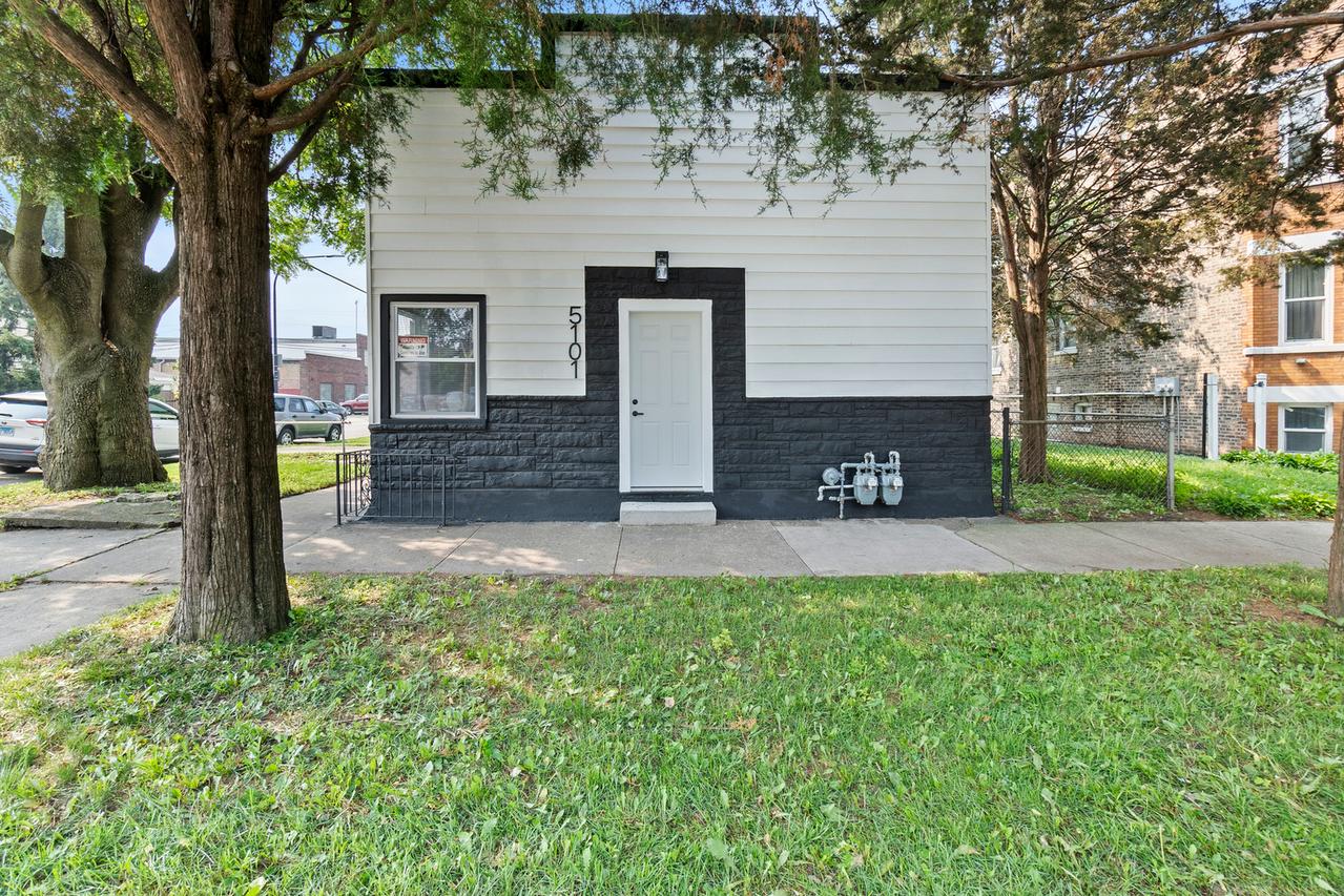 5101 W 32nd Pl., Cicero, IL 60804