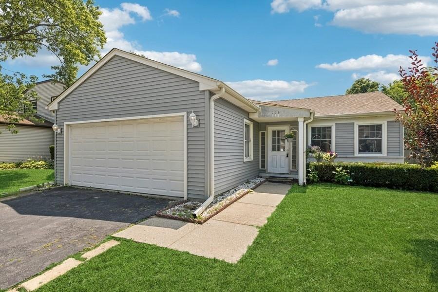 717 N Lakeside Dr., Vernon Hills, IL 60061