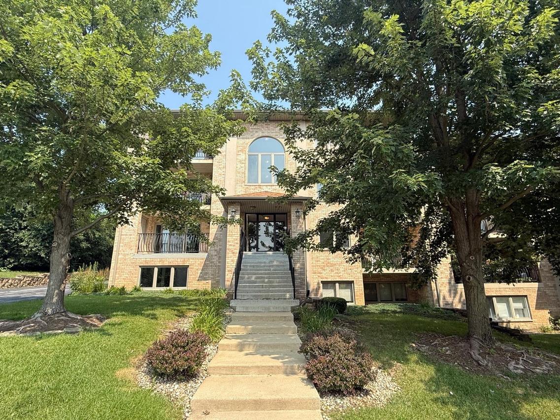 4401 Pershing Ave. #1N, Downers Grove, IL 60515
