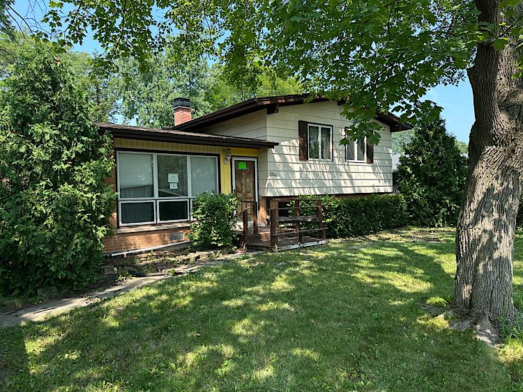 3200 Thornberry Ln., Glenview, IL 60025