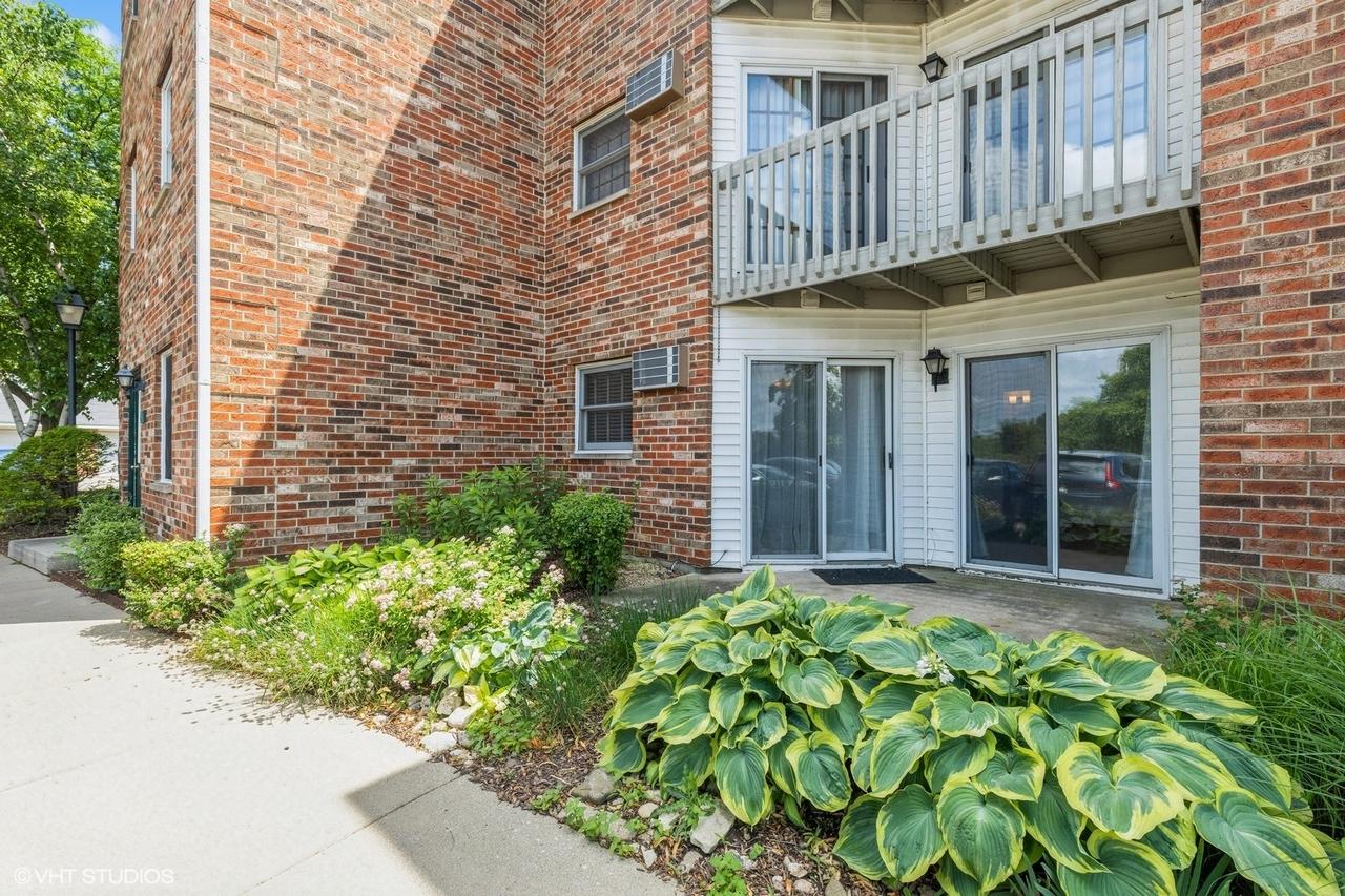 4301 W Shamrock Ln. #1C, Mchenry, IL 60050
