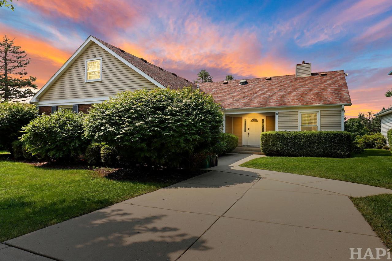 8 Greenvale Rd., Vernon Hills, IL 60061