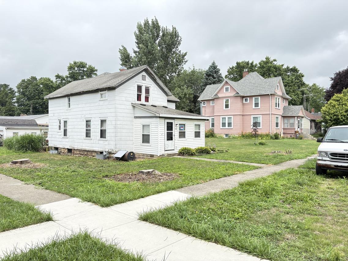 205 N Birch St., Waterman, IL 60556