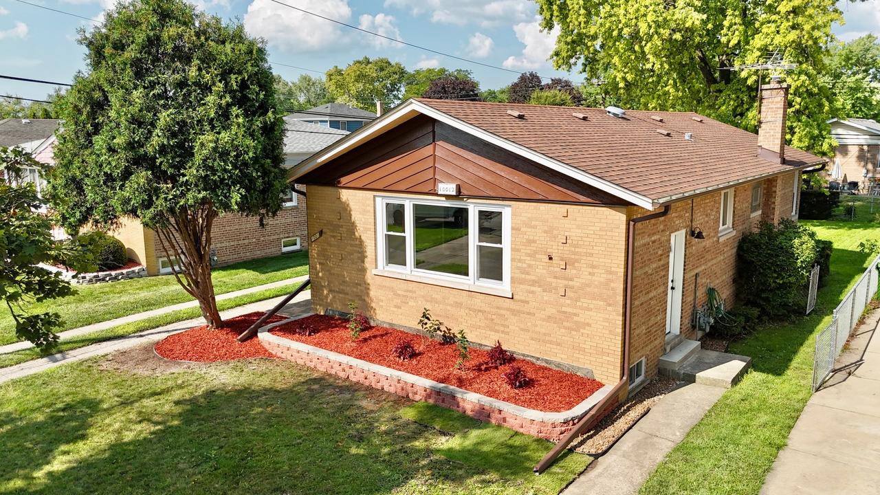 10012 S 52nd Ave., Oak Lawn, IL 60453