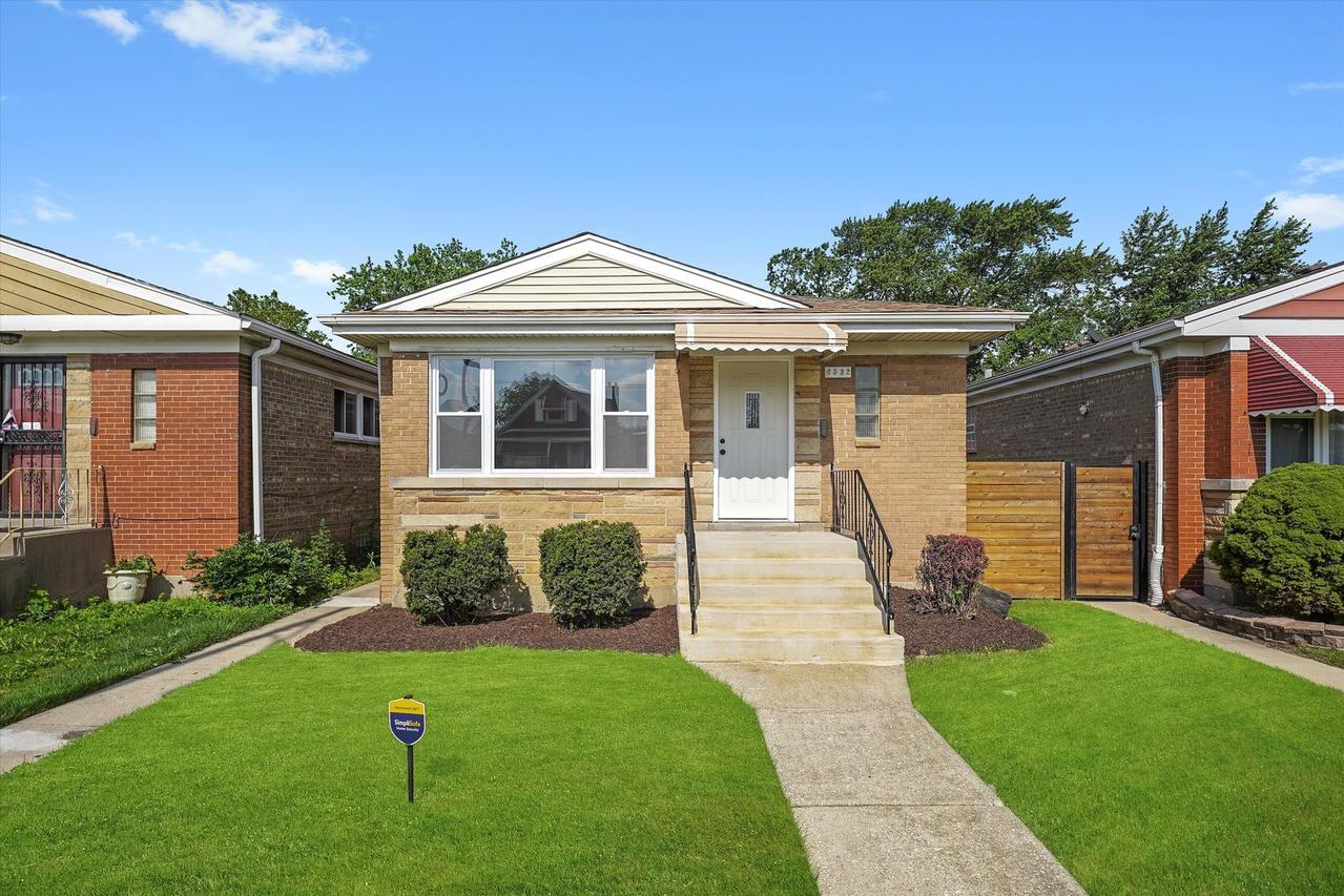 8532 S Damen Ave., Chicago, IL 60620