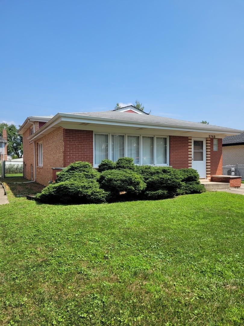 5748 W 89th Pl., Oak Lawn, IL 60453