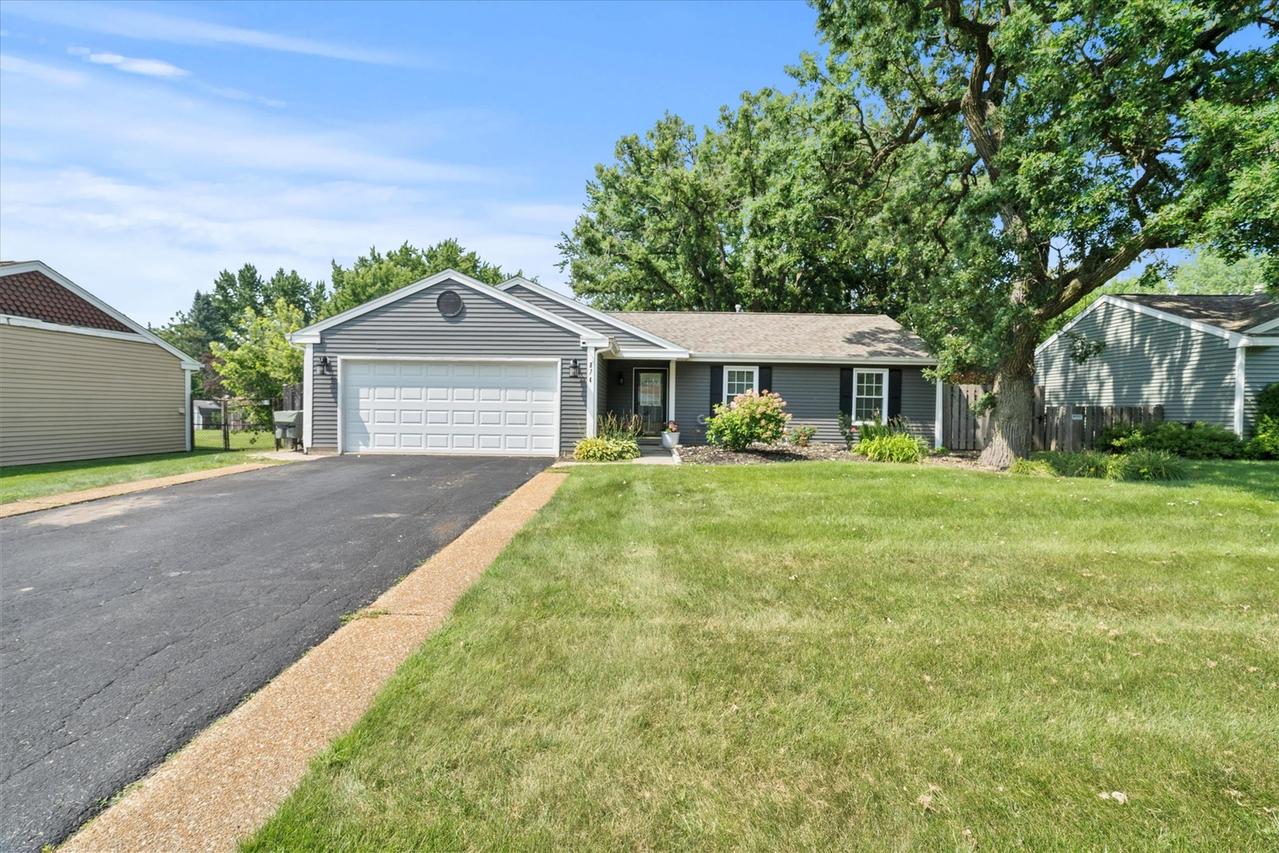 874 Plymouth Ln., Island Lake, IL 60042