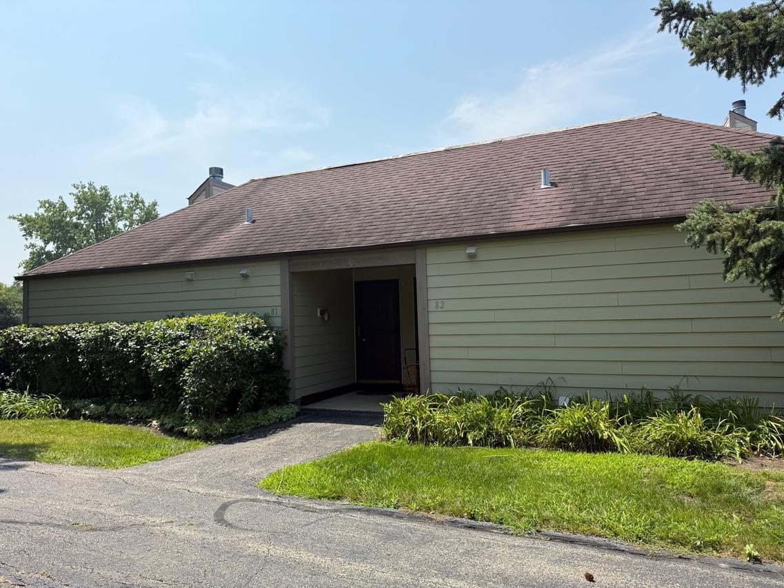 3302 Berwyn Ave. #82, North Chicago, IL 60064