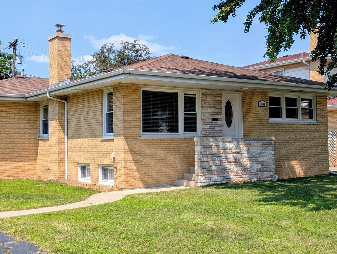 3038 Buckingham Ave., Westchester, IL 60154