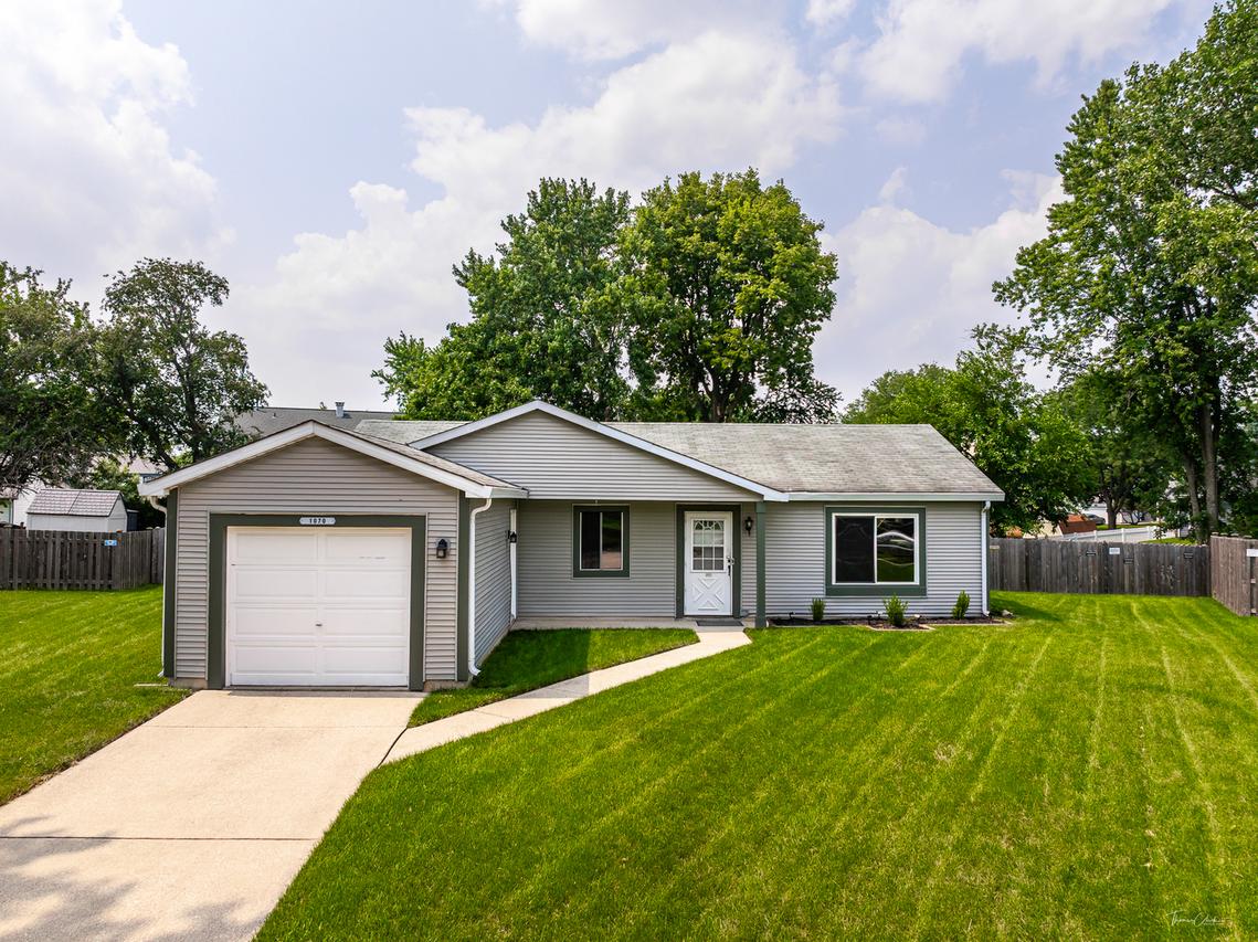 1070 Crestwood Ln., Bolingbrook, IL 60440
