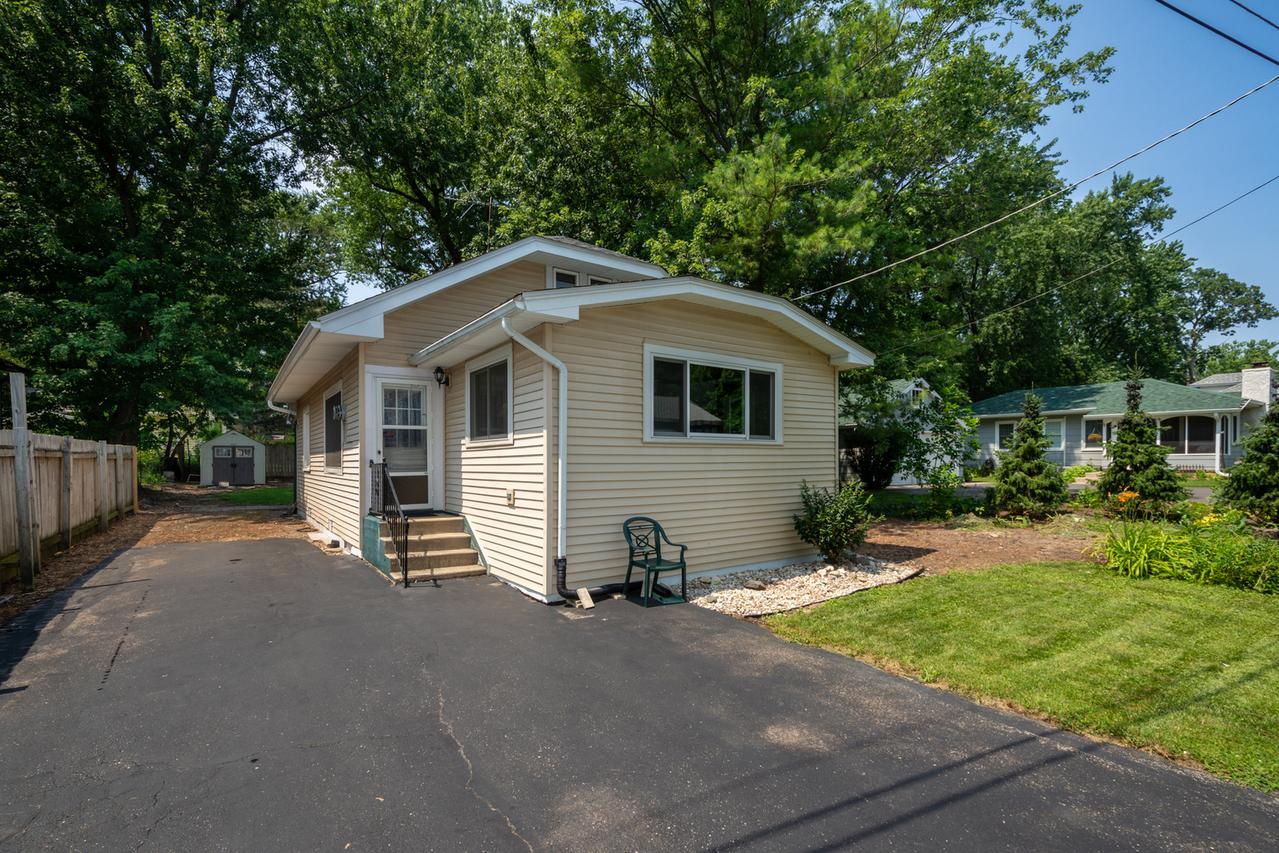 40276 N Shady Ln., Antioch, IL 60002