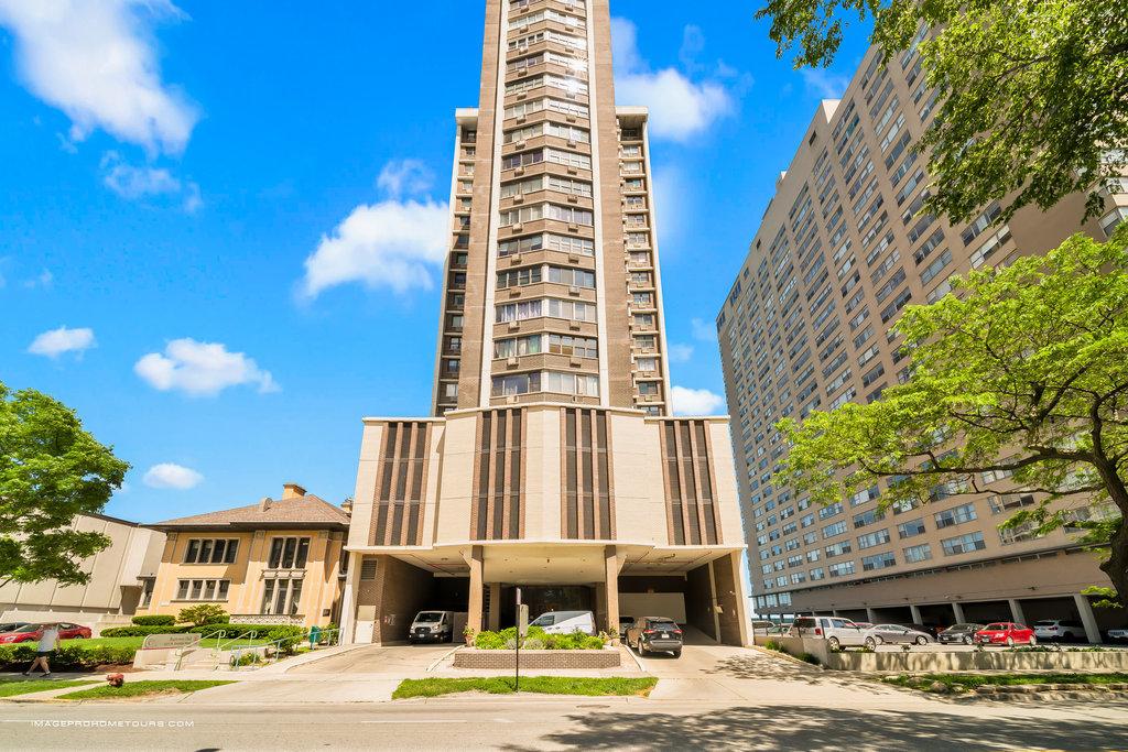 6325 N Sheridan Rd. #1903, Chicago, IL 60660