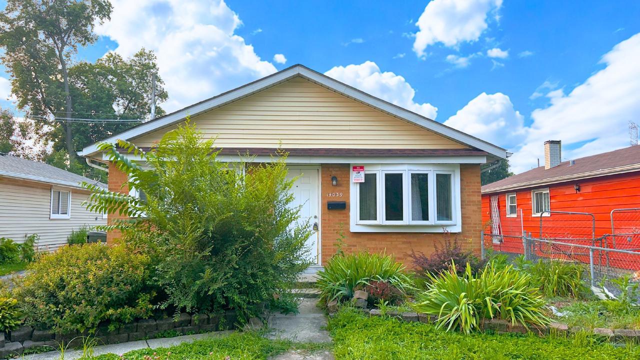 14039 S Claire Blvd., Robbins, IL 60472