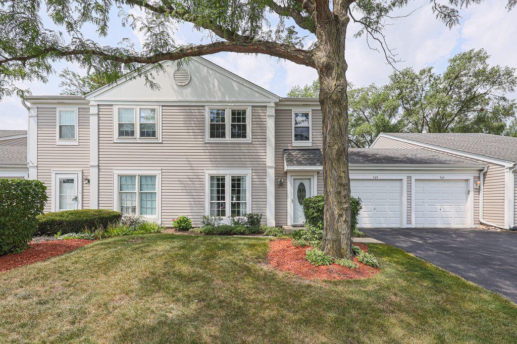 569 Westminster Cir., Roselle, IL 60172