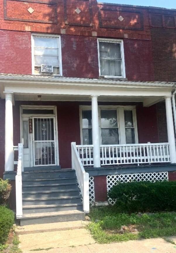 6853 S Saint Lawrence Ave., Chicago, IL 60637