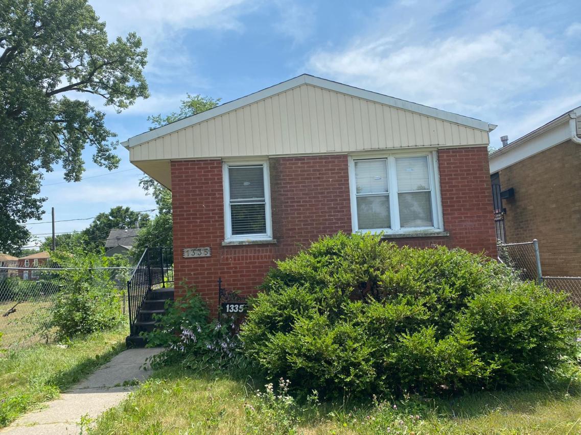 1335 W 109th St., Chicago, IL 60643