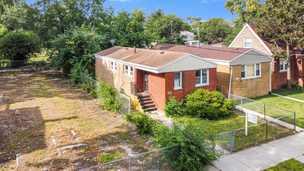 1335 W 109th St., Chicago, IL 60643
