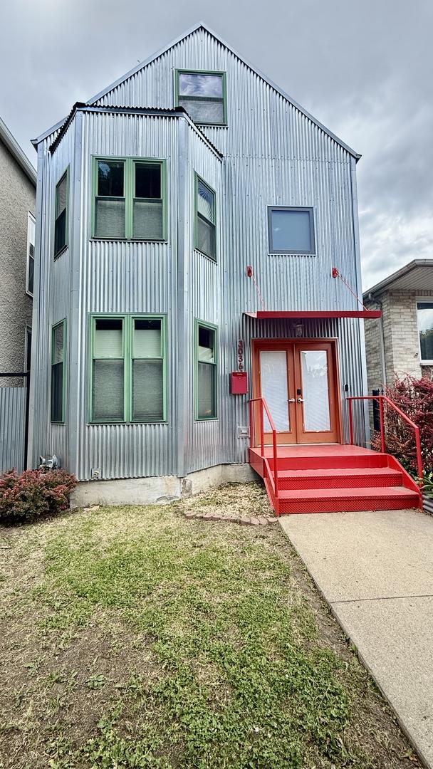3036 N Gresham Ave., Chicago, IL 60618