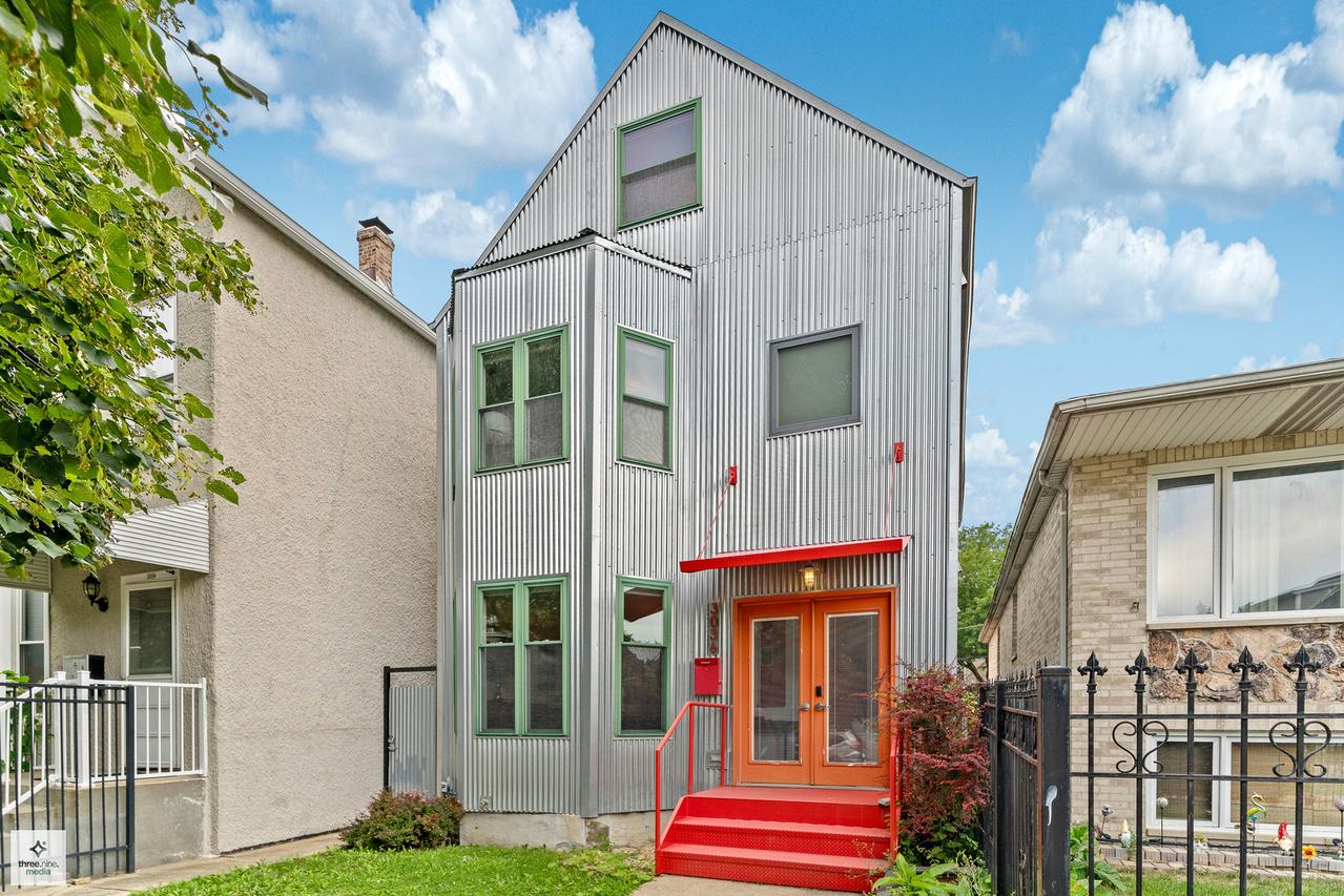 3036 N Gresham Ave., Chicago, IL 60618